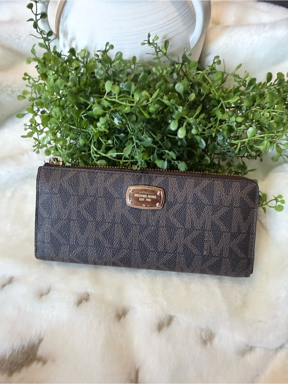Michael Kors Brown Signature MK Zip Card Holder with Gold Plate